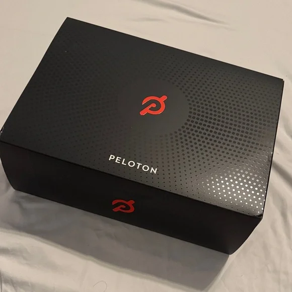 Peloton Cycling Shoes for Peloton with Delta-Compatible Bike Cleats M12/46 - Picture 2 of 11